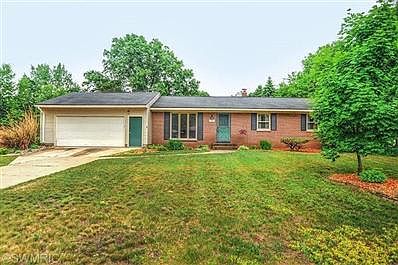 1st image of 5335 Grand River Dr NE