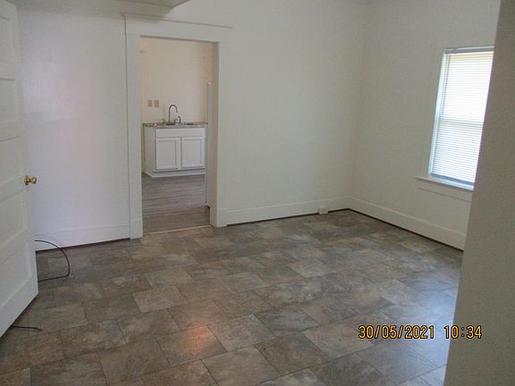 3rd image of 2930 E Market St