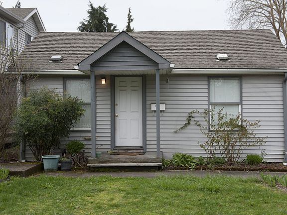 2nd image of 3010 Grand Blvd