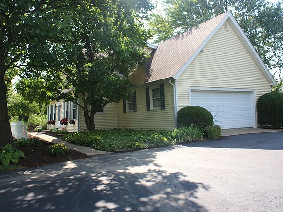 Oversized 2 car garage