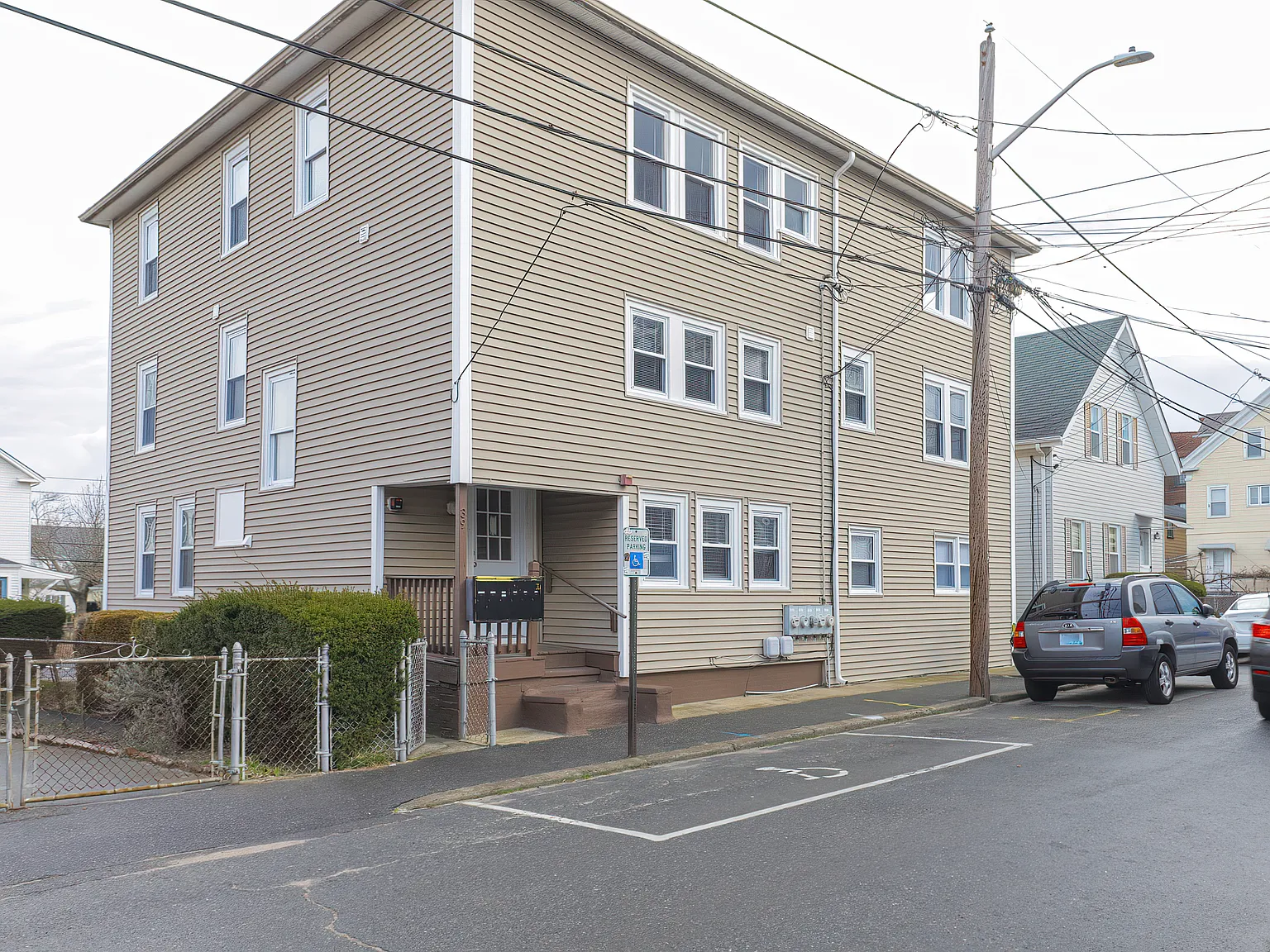 Bourne Street — Photo 1