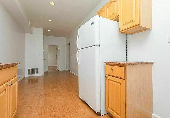 3rd image of 30 Driggs Ave #2RC