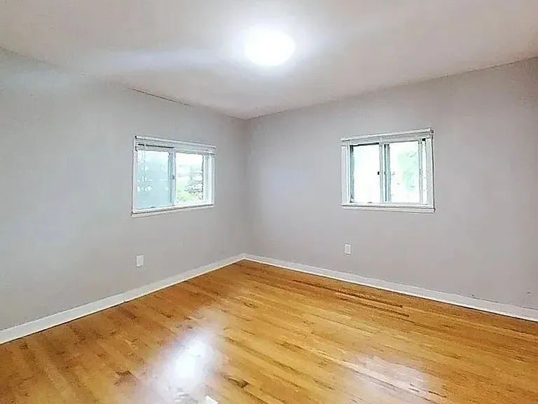 308 Schuyler St — Photo 14