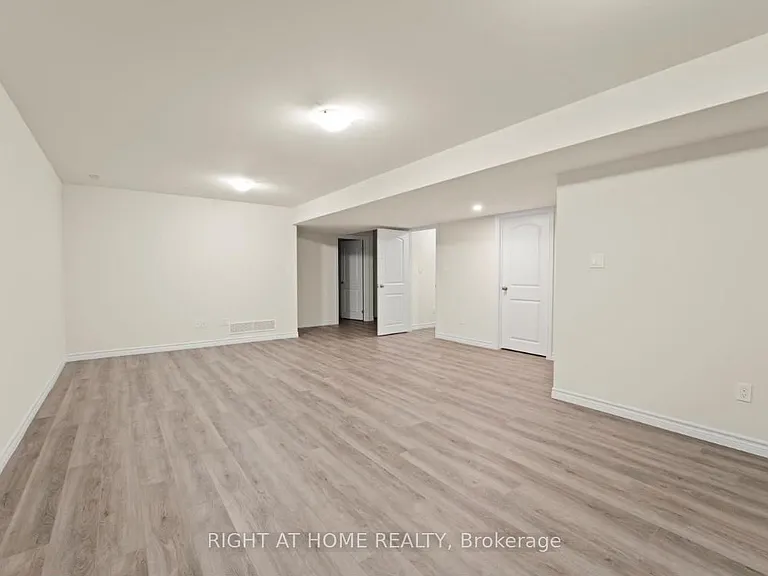 382 Mulberry Ln — Photo 11