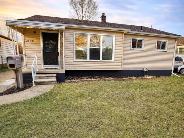 29581 Rosemont St, Roseville, MI 48066