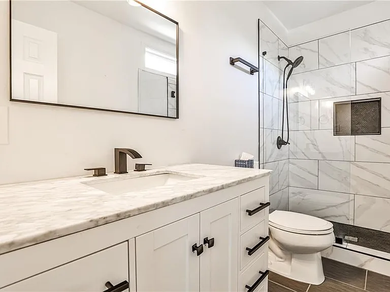 220 Mayson Ave — Photo 16