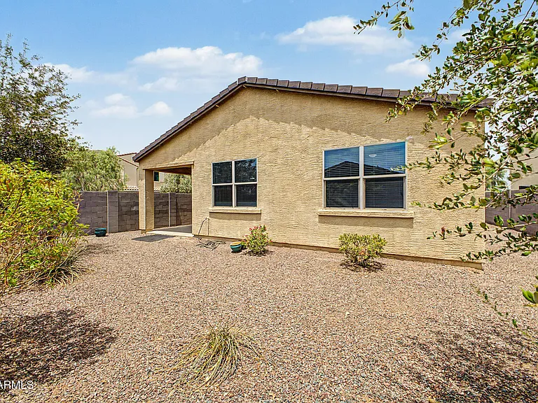 21415 W Holly St — Photo 41