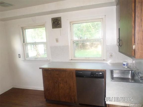 4th image of 1051 20th St