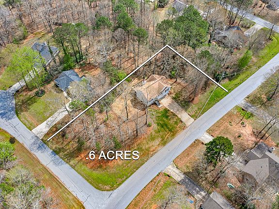 2nd image of 85 Oaklake Dr