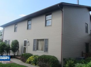 1834 Kerrybrook Ct #2, Sycamore, IL 60178