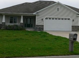 1514 Parkview Dr, NEW HOLSTEIN, WI 53061