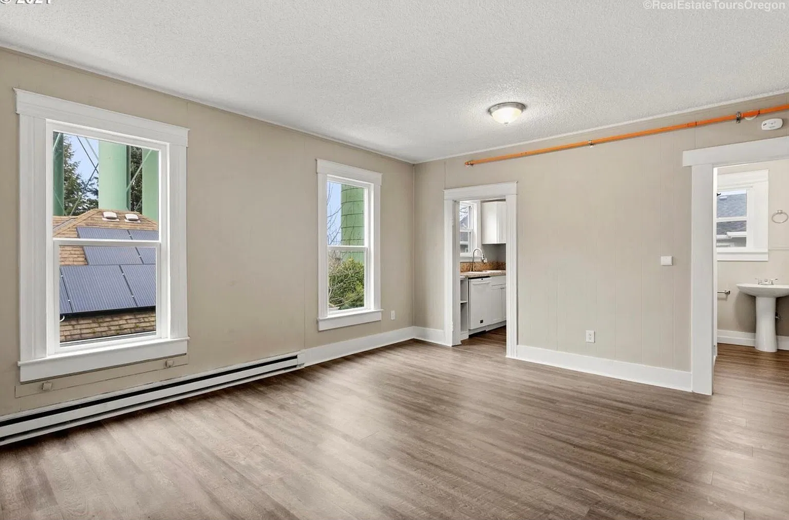 8005 N Willamette Blvd — Photo 1