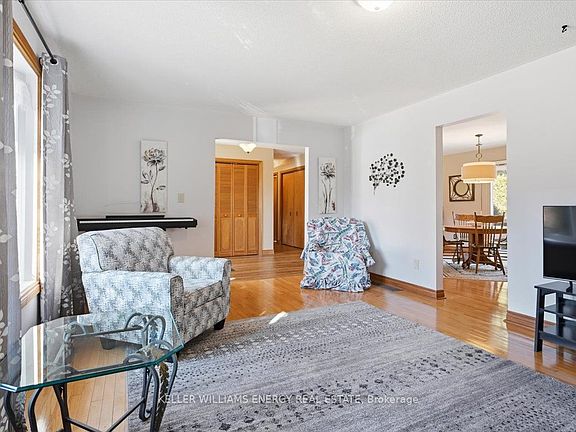 3rd image of 65 Irwin Rd