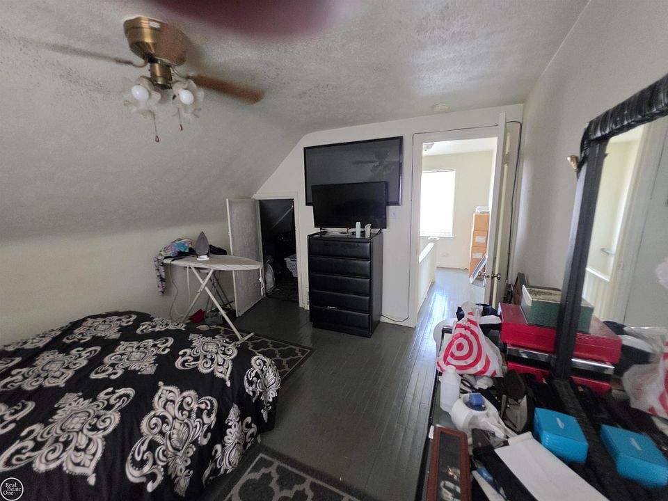 805 E Pearl Ave, photo 11