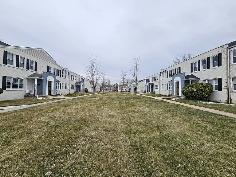 3907 Clarks Ln #B — Photo 1