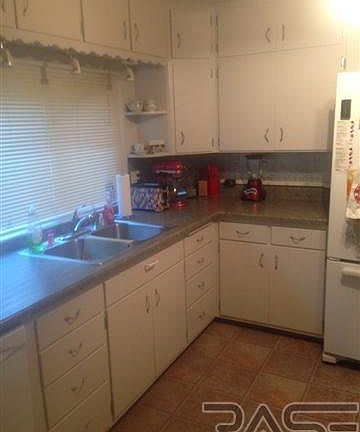 3rd image of 514 8th Ave SW