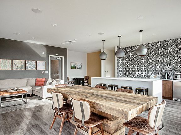 4th image of 3270 N Vancouver Ave #1-422