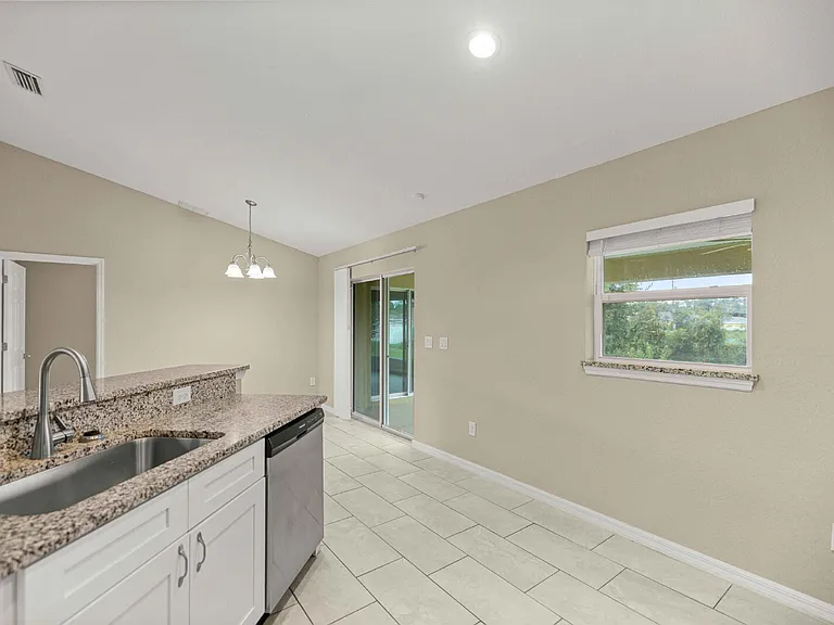 2598 SW 147th Pl — Photo 9
