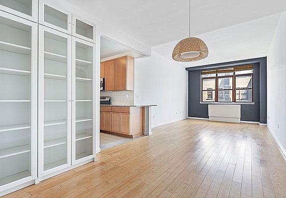 3rd image of 237 W 115th St APT 5C