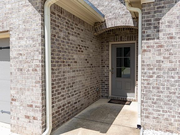 4th image of 400 Sterling Pl