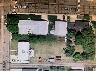 513 3rd St E, Napoleon, ND 58561