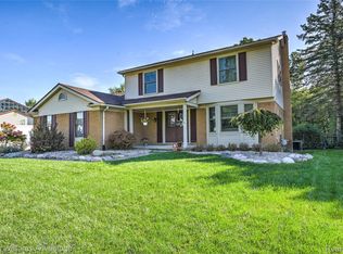 23950 Scott Dr, Farmington Hills, MI 48336