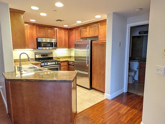 3rd image of 3990 Centre St Unit 309