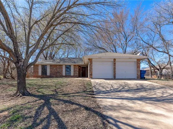 210 Lindsay St, Noble, OK 73068