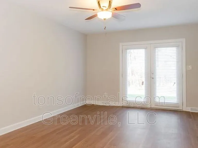 111 Becky Don Dr #19 — Photo 4
