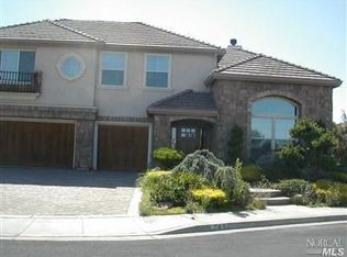 248 Woodcrest Dr, Vacaville, CA 95688