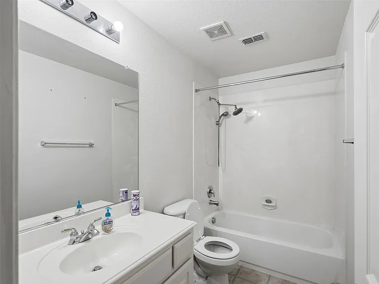 10002 River Bend Dr — Photo 2