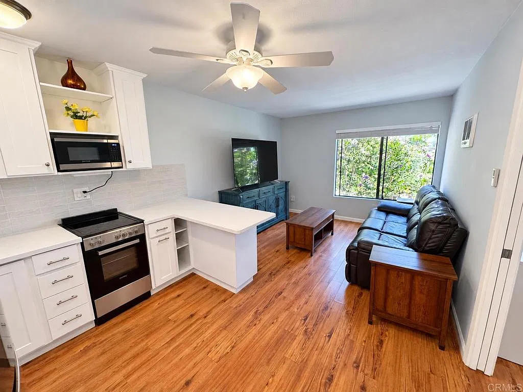 1 bed, 378 sqft, $2,000 — Photo 1