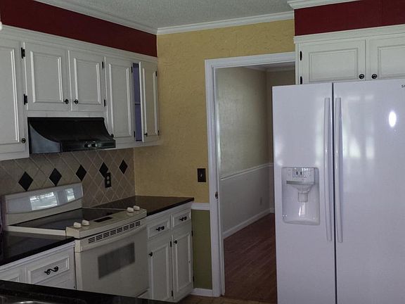 Kitchen w/new fridge