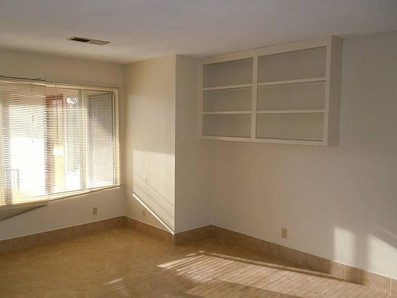 2nd image of 820 Camino Corto APT 6