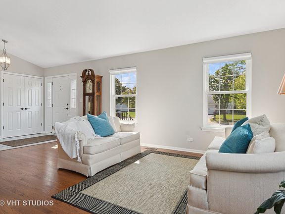 3rd image of 1177 Winding Glen Dr