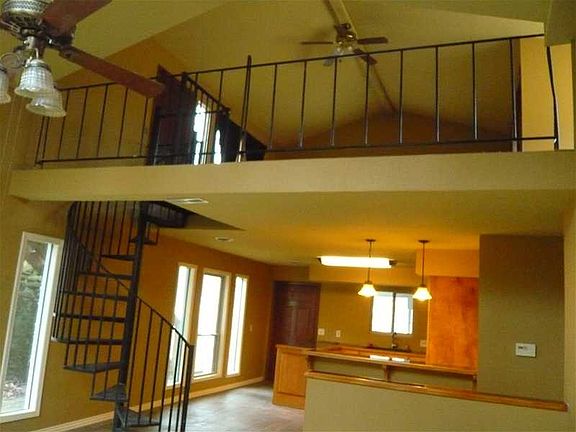 4th image of 2312 Little Flock Dr