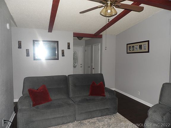 4th image of 661 E 134th Pl