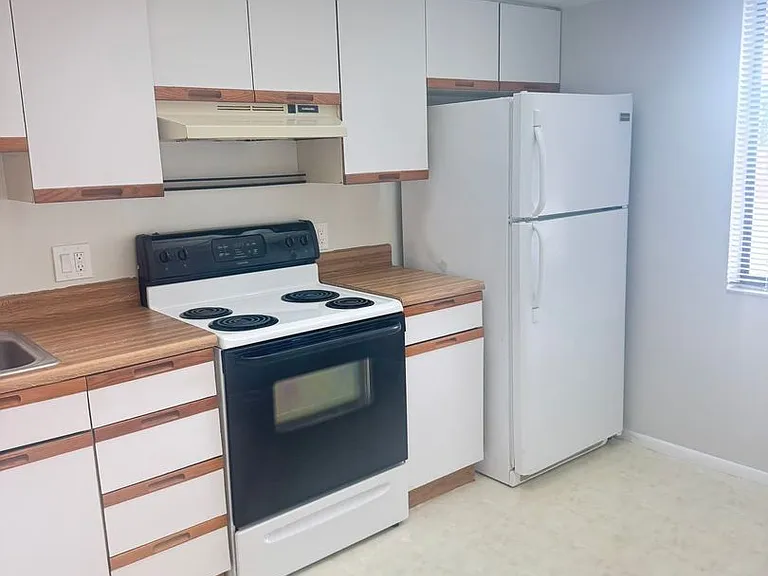 Whitfield Village Apartments — Photo 8