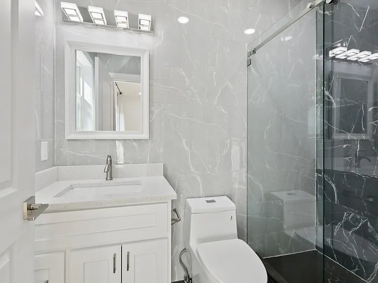 131 Zabriskie St #1 — Photo 33