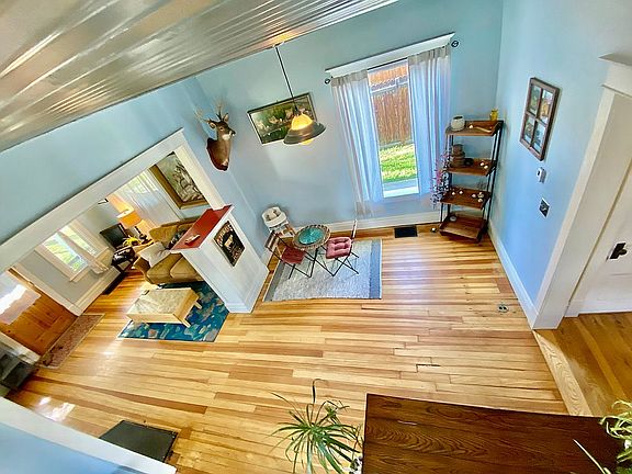 3rd image of 608 N Wisconsin St