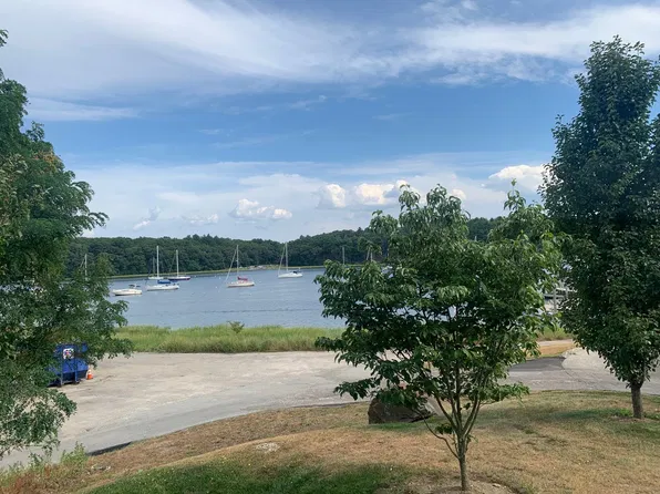 60 Crompton Ave, 60 Crompton Ave APT B3, East Greenwich, RI 02818