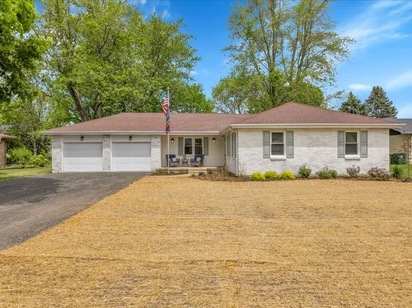 205 Pleasure Dr, Yorkville, IL 60560