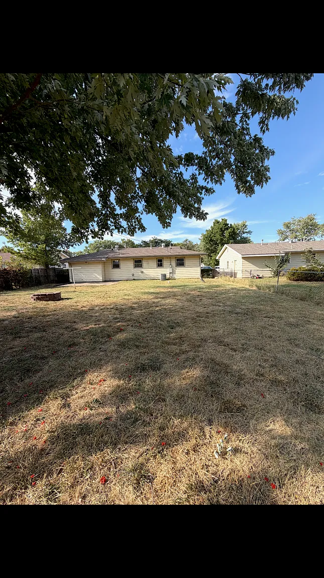 3 bed, 864 sqft, $1,250 — Photo 3