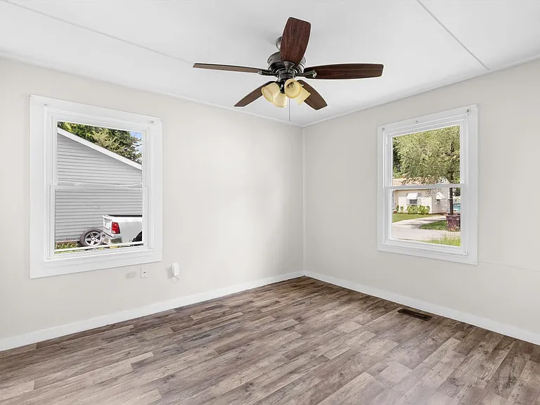 2604 Omar St — Photo 16