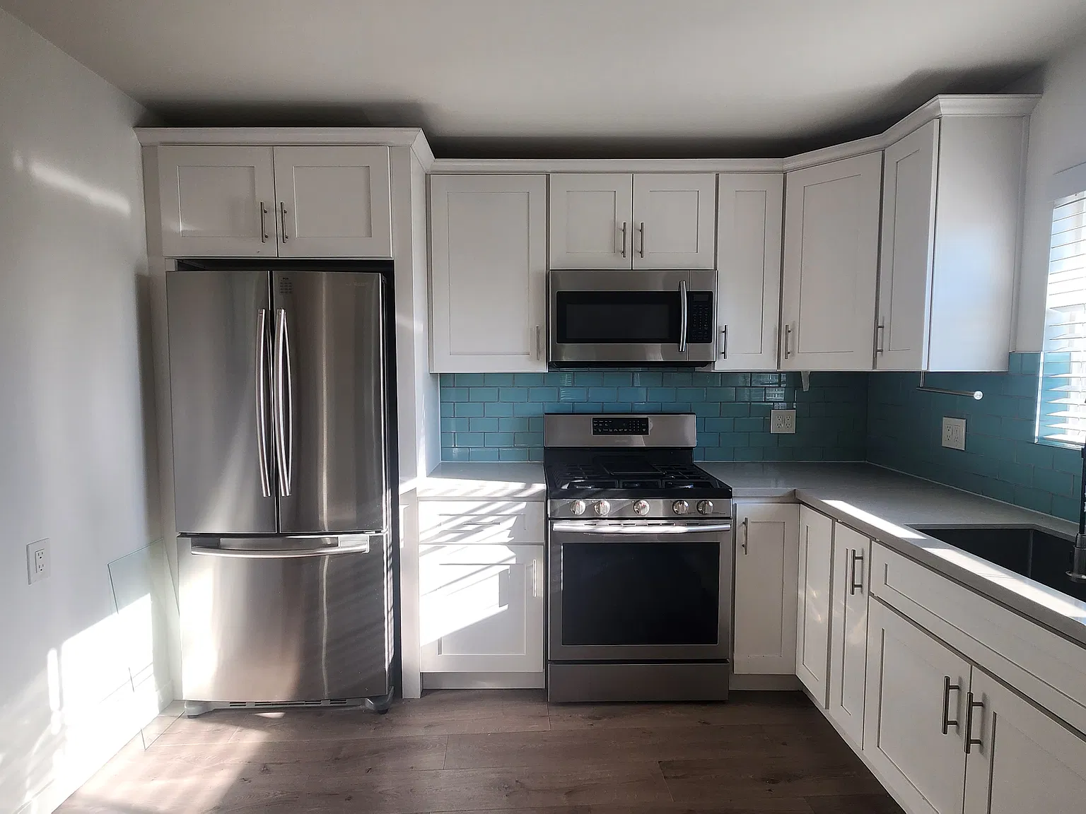 3420 Holyoke Dr — Photo 3