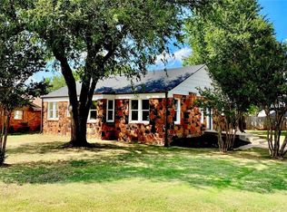1215 E 33rd St, Edmond, OK 73013