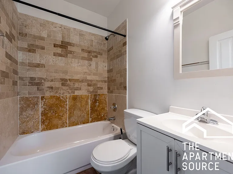 1847 S Loomis St #2 — Photo 6
