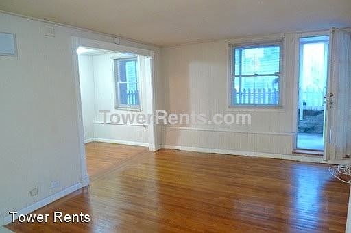 3rd image of 7 Bridgeview Dr #A