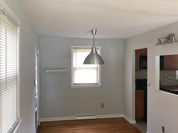 3rd image of 1006 Spruce St