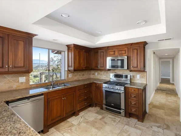 29756 Red Mountain Dr, Valley Center, CA 92082